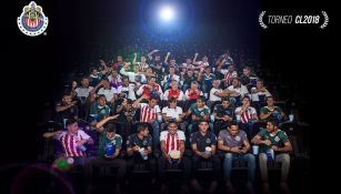 Chivas se divierte durante la foto oficial del C2018