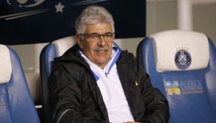 Ricardo Ferretti observa el juego entre Tigres y Puebla del C2018