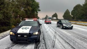 Un camino nevado en una carretera de México