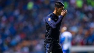 Alan Pulido se lamenta tras la derrota contra Puebla