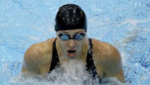 Ariana Kukors, en una competencia de natación 