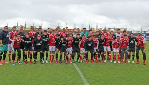 Jugadores de Mineros y Atlante muestran su unión por el Ascenso