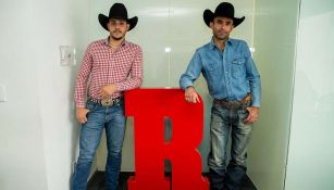 Francisco Miranda y Alejandro Gamboa posan para RÉCORD