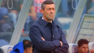 Caixinha, serio en un juego al frente de La Máquina