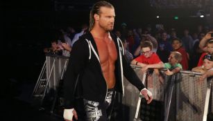 Dolph Ziggler hace su entrada al ring