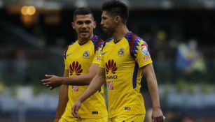 Oribe Peralta y Henry Martín, durante la J2 del Clausura 2018