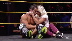 Johnny Gargano y Candice LeRae en medio del ring de NXT