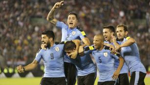 Selección uruguaya celebra anotación