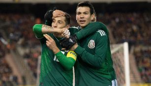 Guardado celebra un gol en un amistoso con el Tri