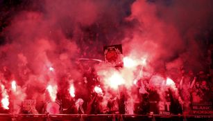 Así 'incendiaron' los hinchas del PSG la grada 