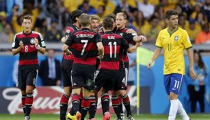 Selección de Alemania festeja triunfo sobre Brasil