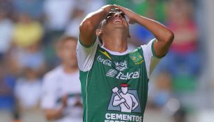 Elías Hernández se lamenta en partido contra Zacatepec