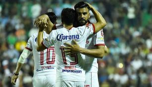 Jugadores del Toluca festejan un gol