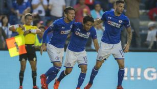 Cruz Azul festeja goleada frente a Pachuca en la J11