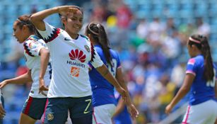 Dayana Cazares festeja su gol contra Cruz Azul 