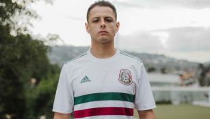 Chicharito luce el nuevo jersey del Tri 