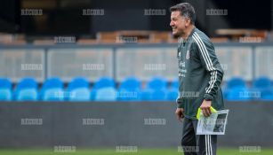 Juan Carlos Osorio en el entrenamiento del Tri