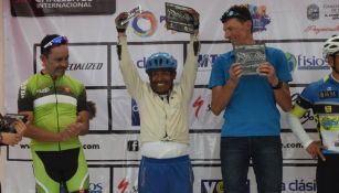 Maximiliano Contreras festejando luego de ganar el segundo lugar