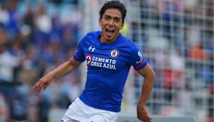 Ángel Mena celebra gol en el Estadio Azul