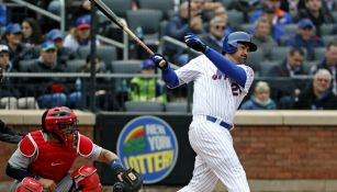 Adrián González batea en el duelo contra Cardinals 