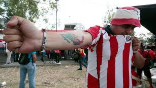 Aficionado de Chivas muestra su pasión al cuadro rojiblanco