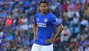 Gullit se queja en un juego con Cruz Azul