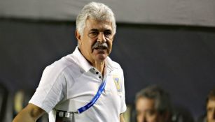 Ricardo Ferretti observa un partido de Tigres 