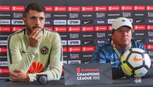 Miguel Herrera y Guido Rodríguez, en conferencia de prensa