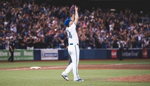 Osuna celebra durante un partido de  Toronto Blue Jays