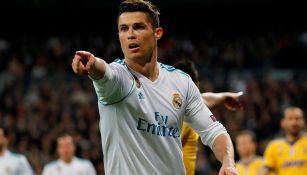 Cristiano Ronaldo señala en juego contra Juventus