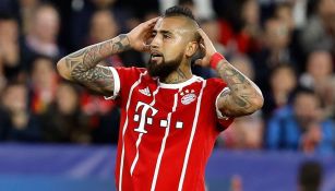 Arturo Vidal lamenta una acción en partido del Bayern Munich