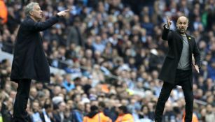 Mou y Pep dan indicaciones en un partido de Premier League 