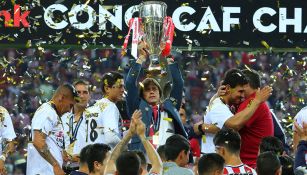 Almeyda levanta el título de la Concachampions