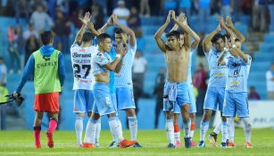 Jugadores de la Jaiba aplauden tras un encuentro