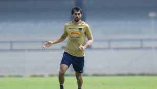 Alejandro Arribas, durante un entrenamiento con Pumas