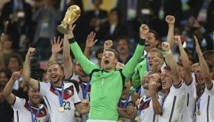 Manuel Neuer levanta la Copa del Mundo en Brasil 2014