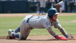 Alex Verdugo durante el tercer juego contra los Padres