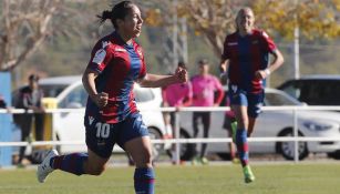 Charlyn Corral, durante un juego con el Levante