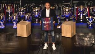 Iniesta, durante el emotivo homenaje organizado por el Barcelona