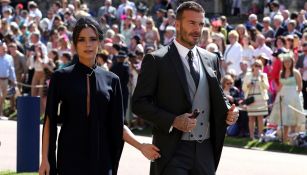 La pareja Beckham llegando a la boda real 