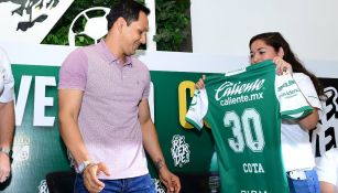 Rodolfo Cota, durante su presentación oficial con León