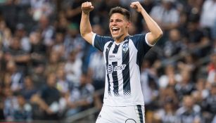 Poncho González celebra un gol con Rayados 