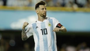 Messi celebra su primer gol en el juego entre Argentina y Haití
