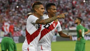 Paolo Guerrero festeja su gol contra Arabia Saudita