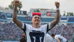 Nico Castillo celebra un gol frente a Cruz Azul