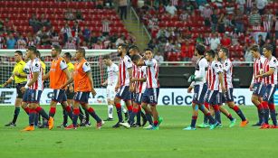 Jugadores de Chivas tras un encuentro en el Clausura 2018