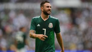 Miguel Layún en un partido del Tri