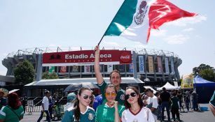 Aficionados alientan a la Selección Mexicana