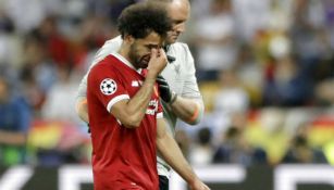 Salah abandona la cancha entre lágrimas