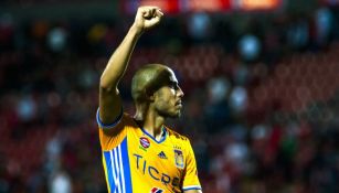 Guido Pizarro durante un partido contra Tijuana